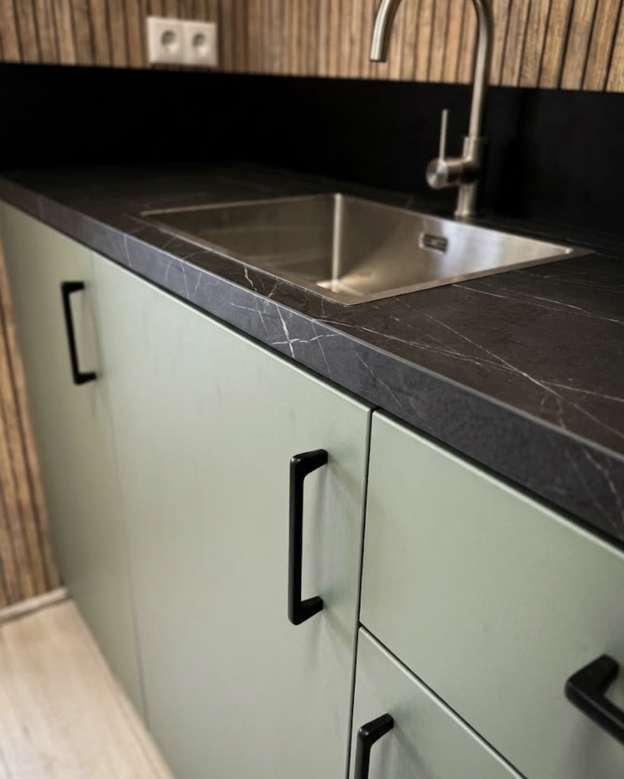 Maatwerk keuken voor showroom en werkplaats
