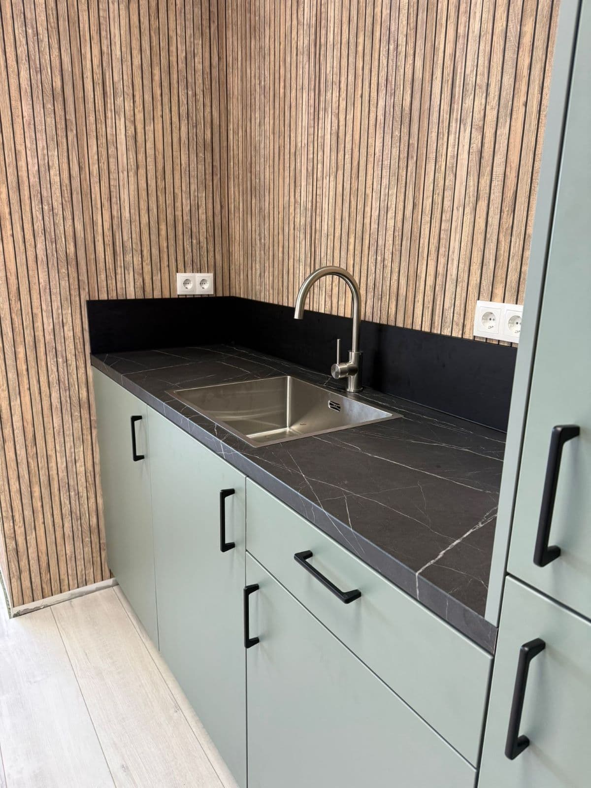 Maatwerk keuken voor showroom en werkplaats