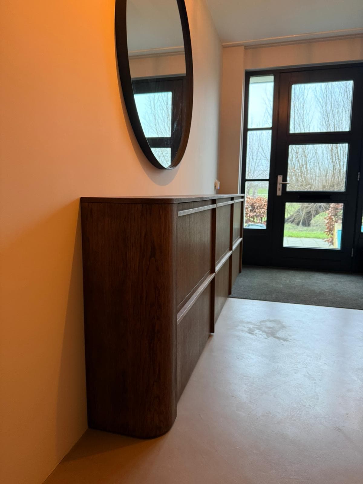 Maatwerk Japandi schoenenkast in eikenhout